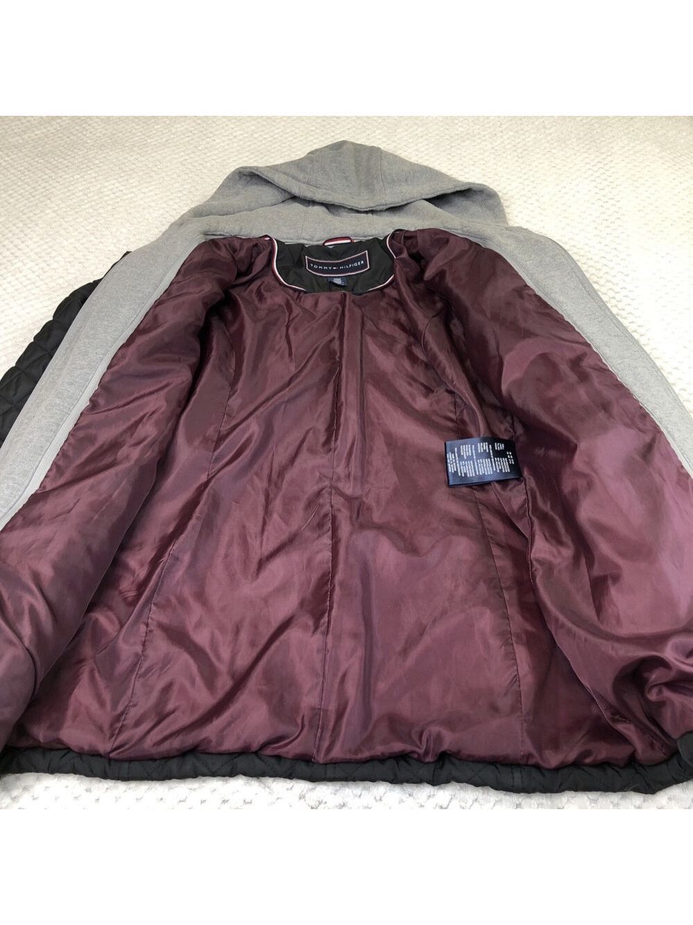 Size XS Tommy Hilfiger Women’s Quilted Puffer Jacket Lined Removable Hood CN - Picture 6 of 16